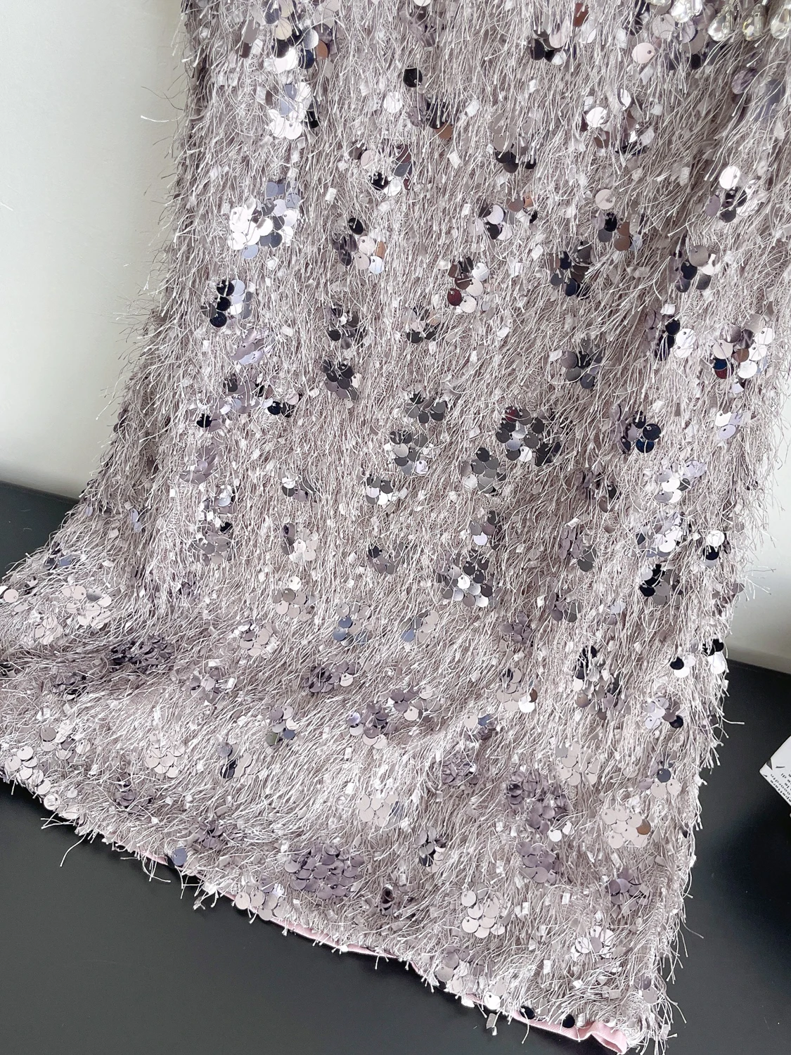 Damska spódnica midi w kształcie litery A z wysokim stanem, zdobiona cekinami, frędzlami i diamentami, model Dr Korean, idealna na lato.