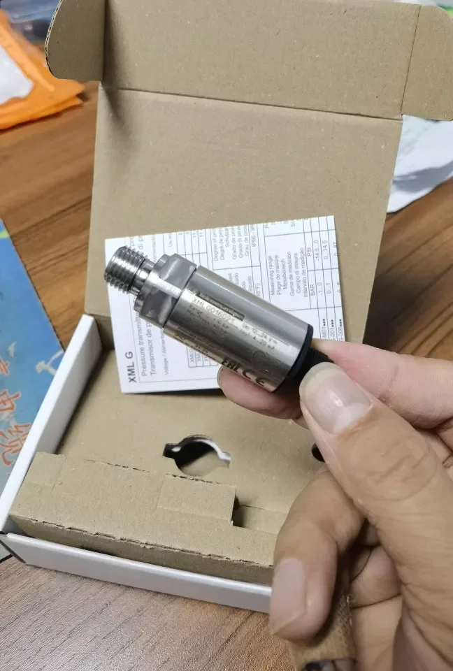 

2025.4 Schneider Pressure Sensor XMLG016D21 Brand New Original Order For 8 Weeks