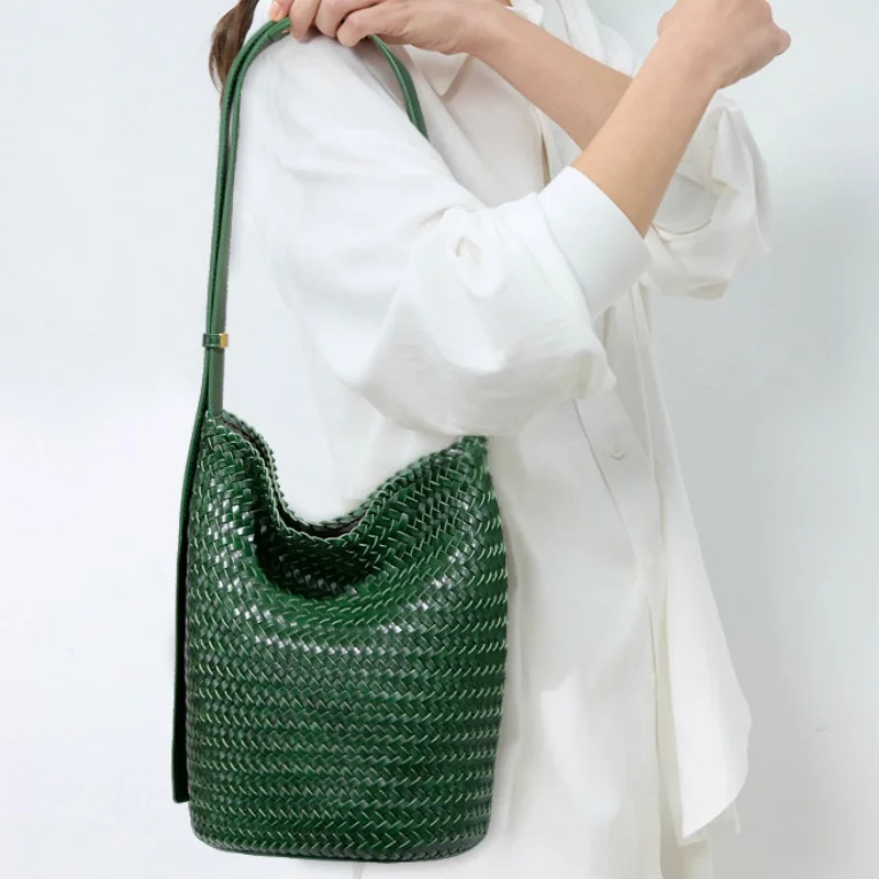 

Woven Bucket Bag for Women Handmade Woven Leather Handbag Casual Large Capacity Shoulder Tote Bag New Chic Luxury Messenger Bag
