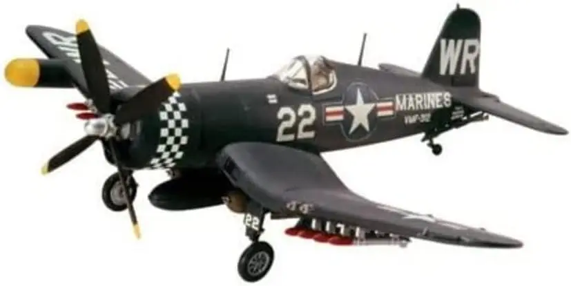 

Модель самолета F4U-4 Corsair в масштабе 1:48 с откидными крыльями и выдвижным шасси