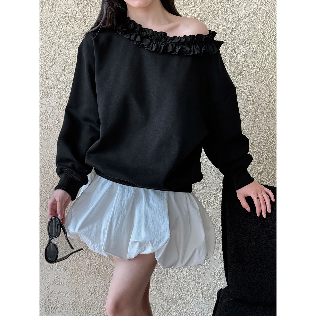 CALYMIX 2025 Ruffle Lace Slanted Shoulder Long Sleeved Sweatshirt For Women In Spring, Loose Off Shoulder Top