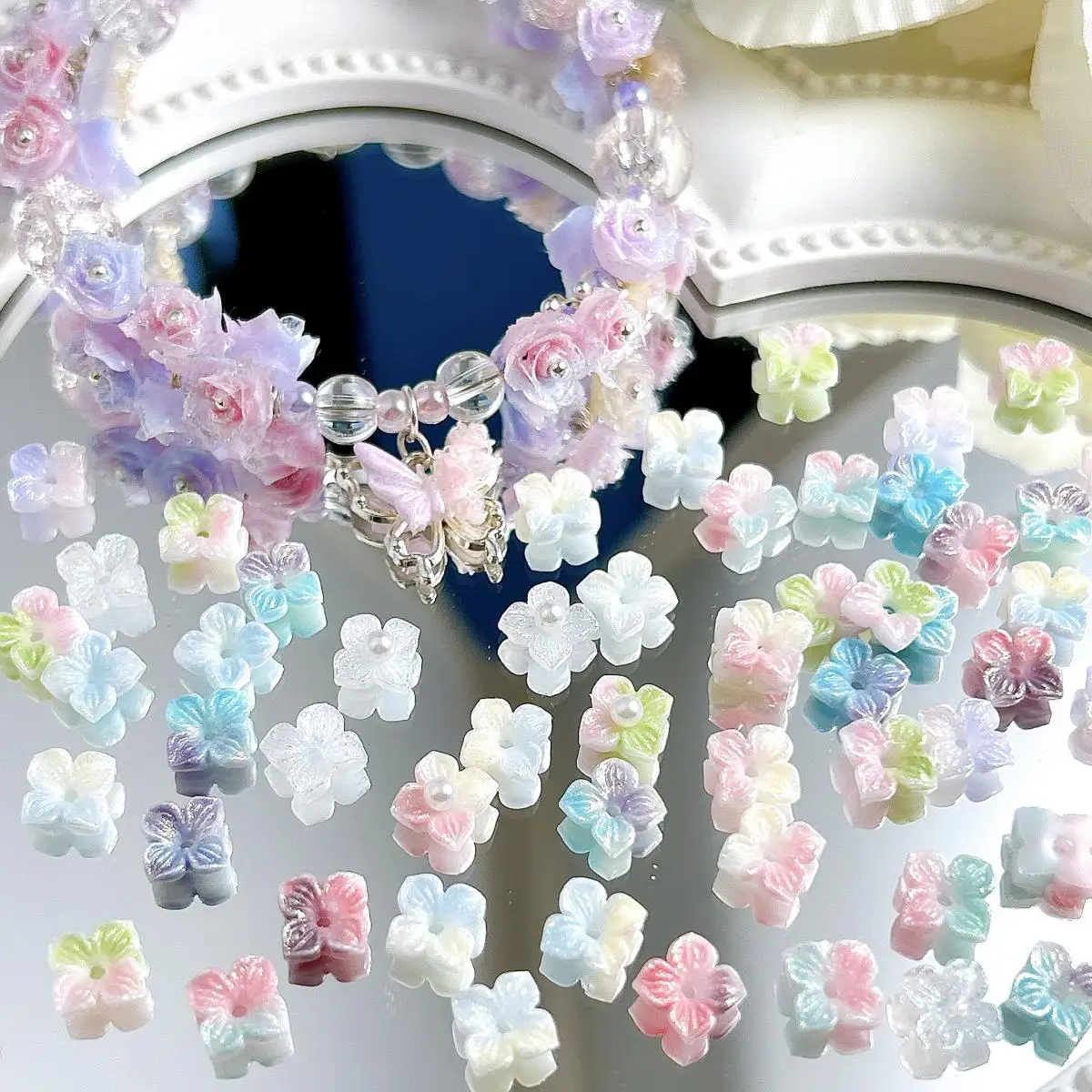 

Random Mixed Colorful Luminous Soft Blossoms Resin Nail Charms Shinny Four Petal Flowers Nail Art Decorations For DIY Crafts