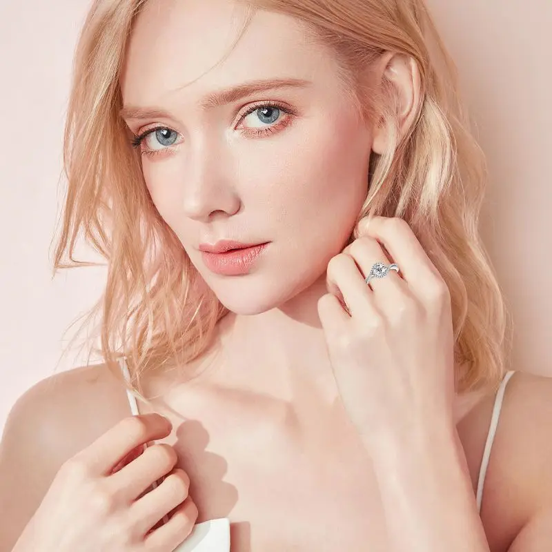 European and American light luxury high-end 1-carat Moissanite ring for women, full star design with twisted band, S925 sterling