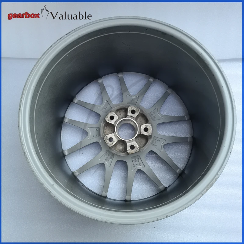 High quality suitable for Porsche Panamera rear wheel hub, 20 inches in length, width, and height, with a six-month warranty of