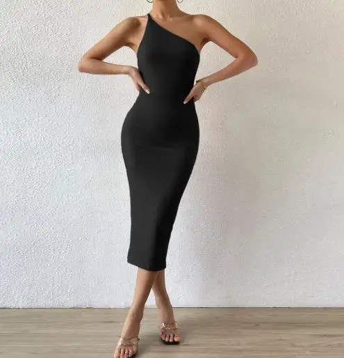 

2026 New Fashion Casual Sexy and Elegant Sleeveless Slant Shoulder Wrapped Chest and Hip Wrapping Long Dress Female Clothing