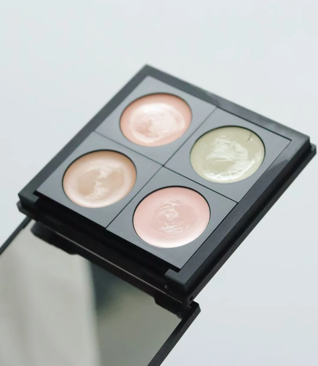 SPLASHEEN 4 สีคอนซีลเลอร์ Palette Cream Moisturizing Foundation ฝาครอบสิว Dark Brightening Skin TONE Correction แต่งหน้า