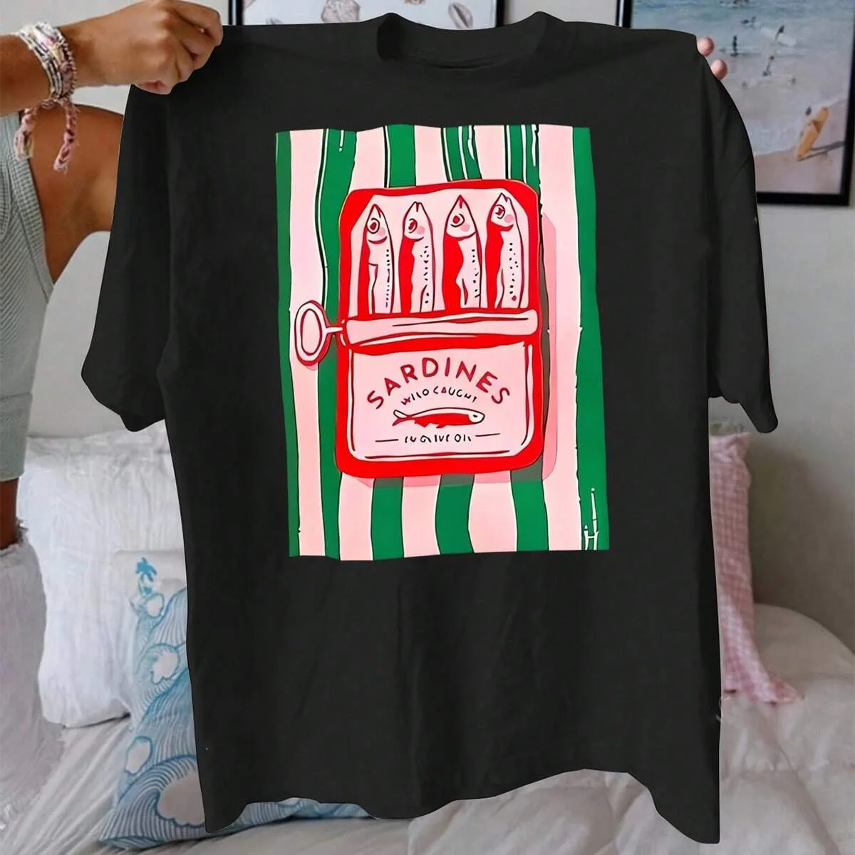 夏の女性の Tシャツイワシプリントコットン Tシャツラウンドネック通気性素材半袖カジュアルファッション女性のトップ Tシャツ