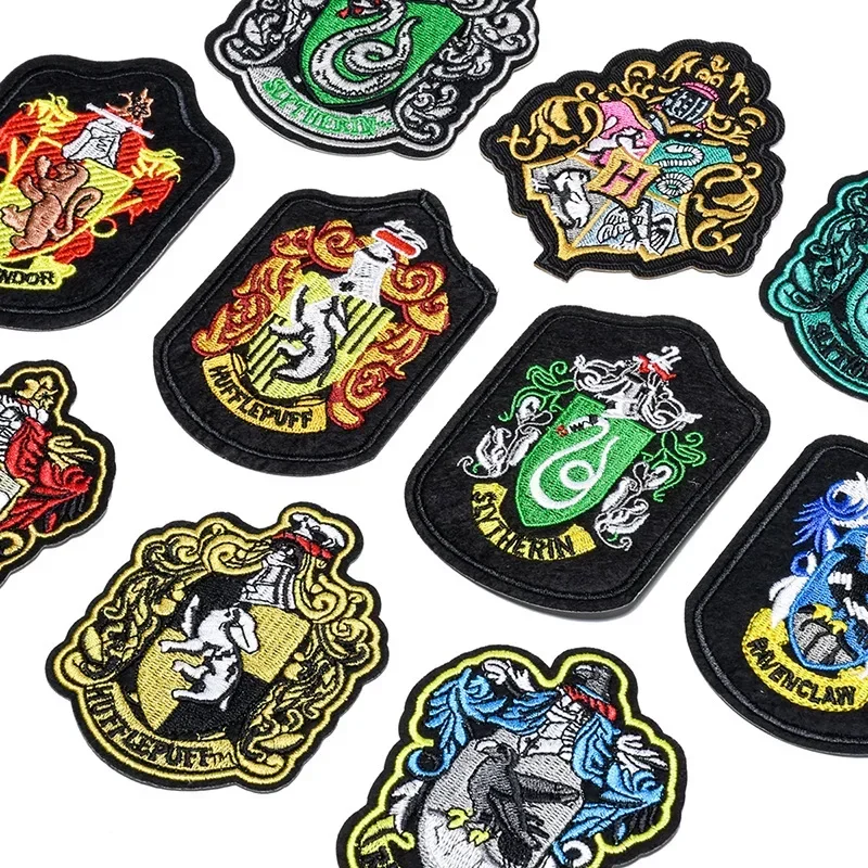 Parches bordados de Harry Potter, accesorios de decoración para disfraz, Hogwarts, Slytherin, Hufflepuff, Gryffindor, Ravenclaw, regalos