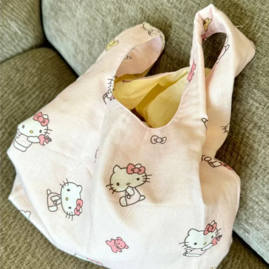 

Hello Kitty Handbag Cute Cartoon Pattern Printing Fashion Handbag New Go Out Commute Versatile Personality Storage Bag Gifts