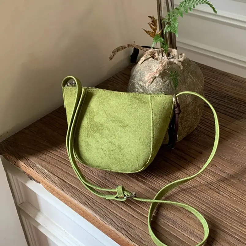 

Solid Color Simple Crossbody Bag Women's 2025 Trendy Autumn Winter New Style Chic Single Shoulder Mini Handbag for Ladies