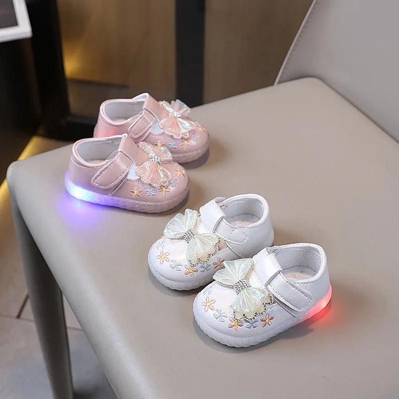 

Fashion Baby First Walkers 2025 Autumn New Kids Leather Shoes Simple Girls' Glowing Princess Shoes Anti Slip Child Casual Shoe
