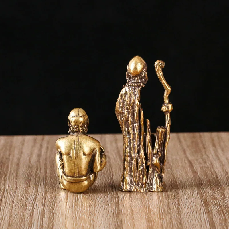 Vintage miedziana figura Dharma Buddha siedząca z litego mosiądzu Bodhi figurki miniaturowe ozdoba na biurko akcesoria do dekoracji domu