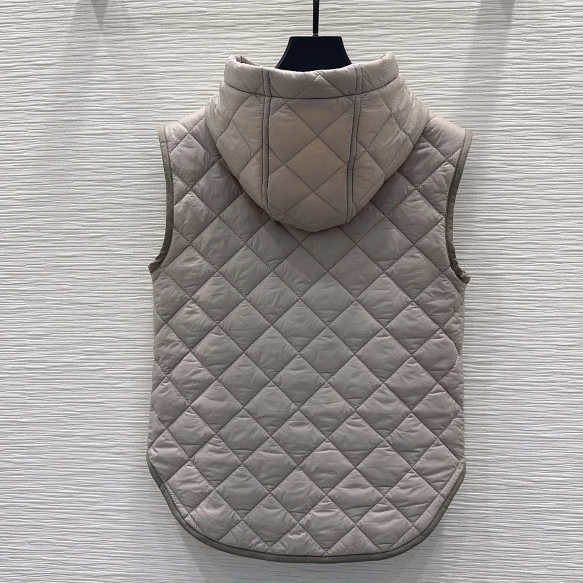 High Quality Women's Diamond Quilted Hooded Vest Sleeveless Button Up Warm Gilet Outerwear lyt26101909