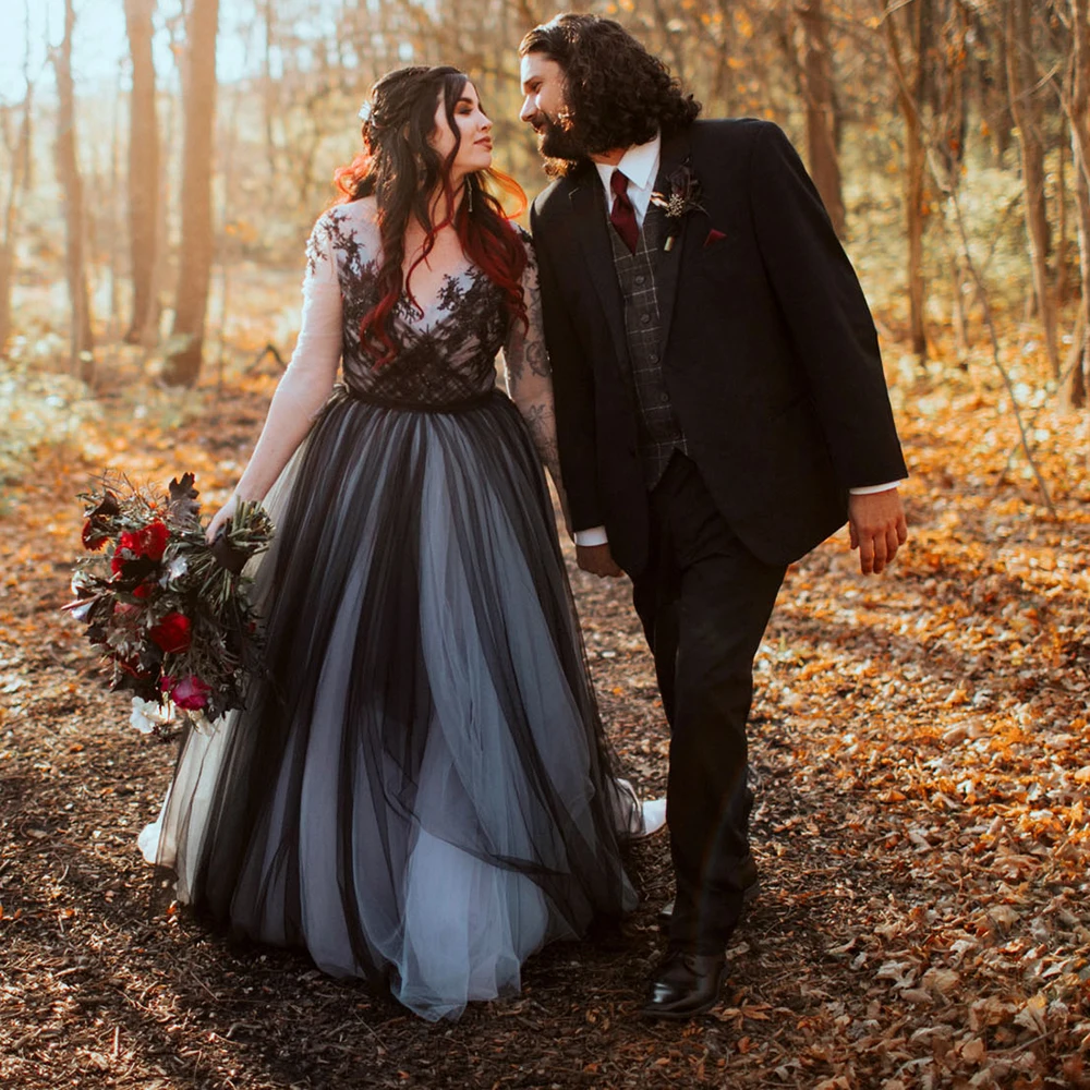 Puffy Black Wedding Dress Customized Blue Tulle Country Historic Long Sleeves V Neck Appliqued Backless Gothic Bridal Gowns