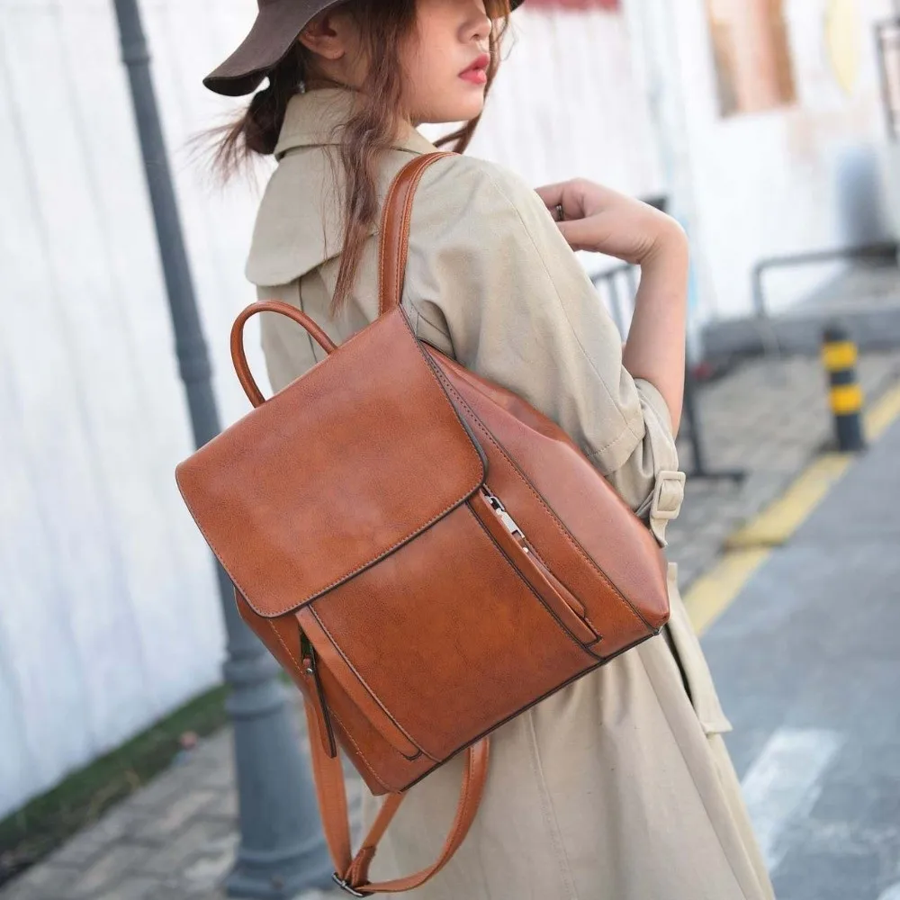 

Retro Leather Backpack Women Large Capacity Magnetic Buckle Oil Wax Rucksack Waterproof Multi-Pocket Anti-Theft Travel Bag