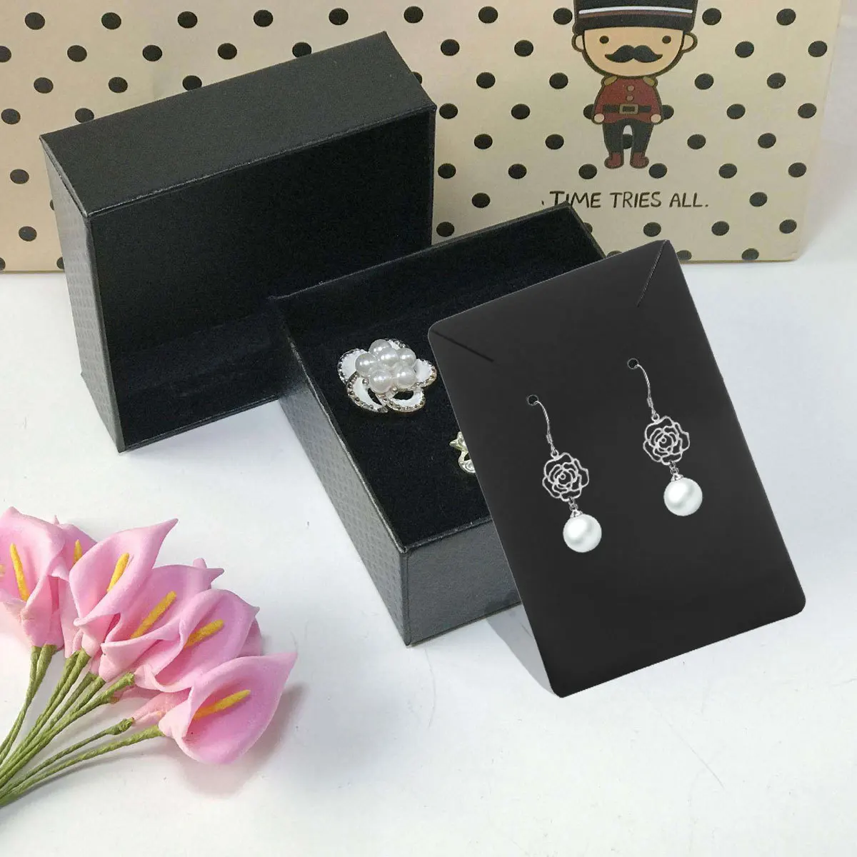 

100Pcs Jewelry Display Cards Paper Earring Holders Kraft Paper with Precut Holes for Ear Studs Glitter Jewelry Packaging