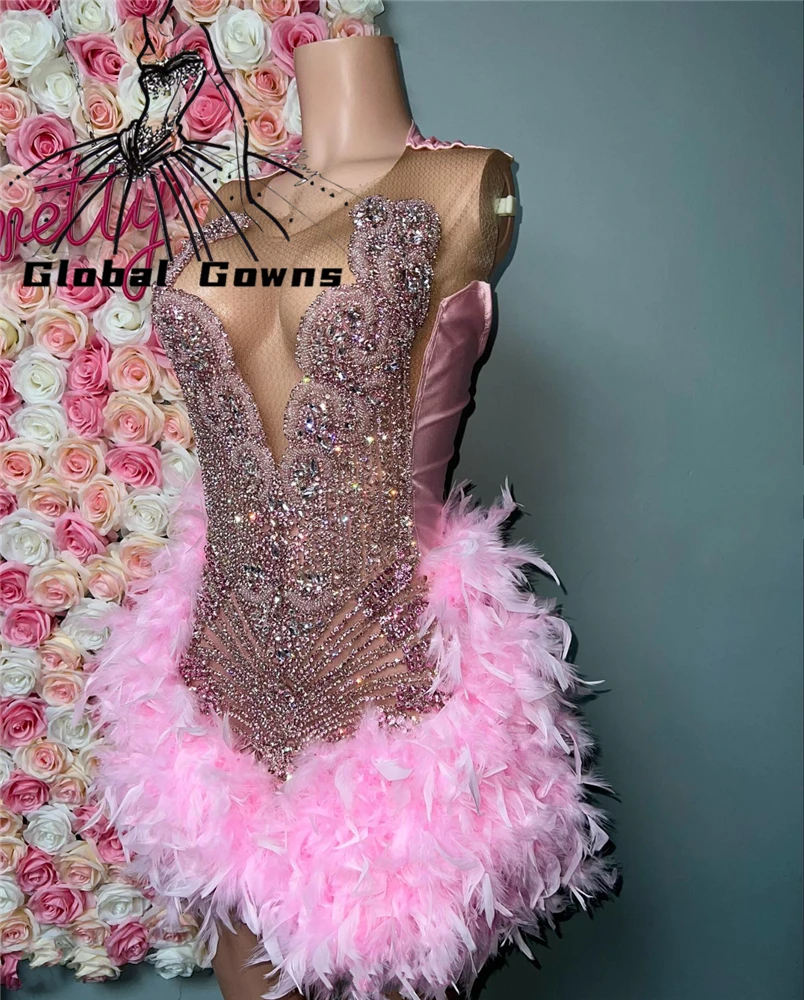 Pink O Neck Short Prom Dress Black Girls For 2024 Crystal Beaded Birthday Party Gown Feathers Mermaid Mini Cocktail Customized