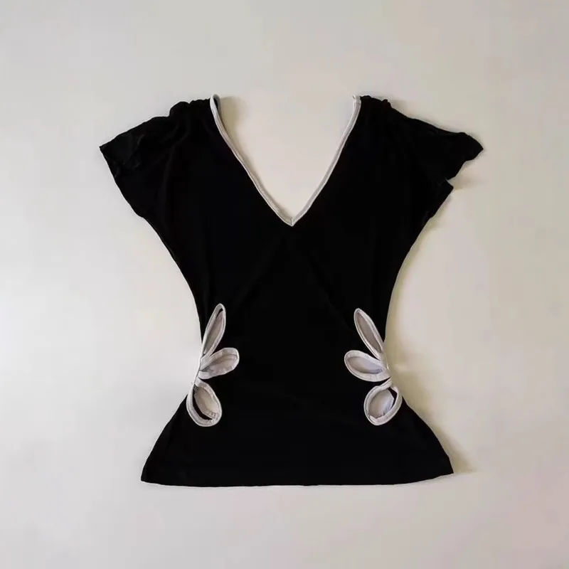 Black V Neck T Shirt Women Short Sleeve Slim Fit Crop Tee Contrast Trim Side Cutout Top Summer Vintage Japanese Female Clothing