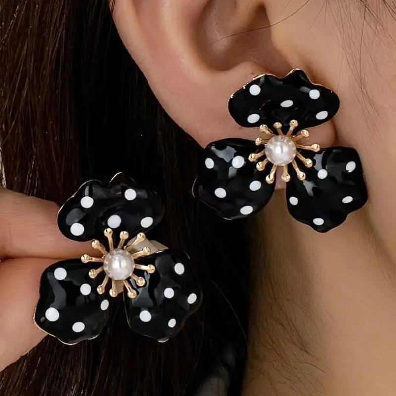 Black Polka Dot Flower Stud Earrings Faux Pearl Accent Gold: Tone Edging Daily Wear Special Occasions
