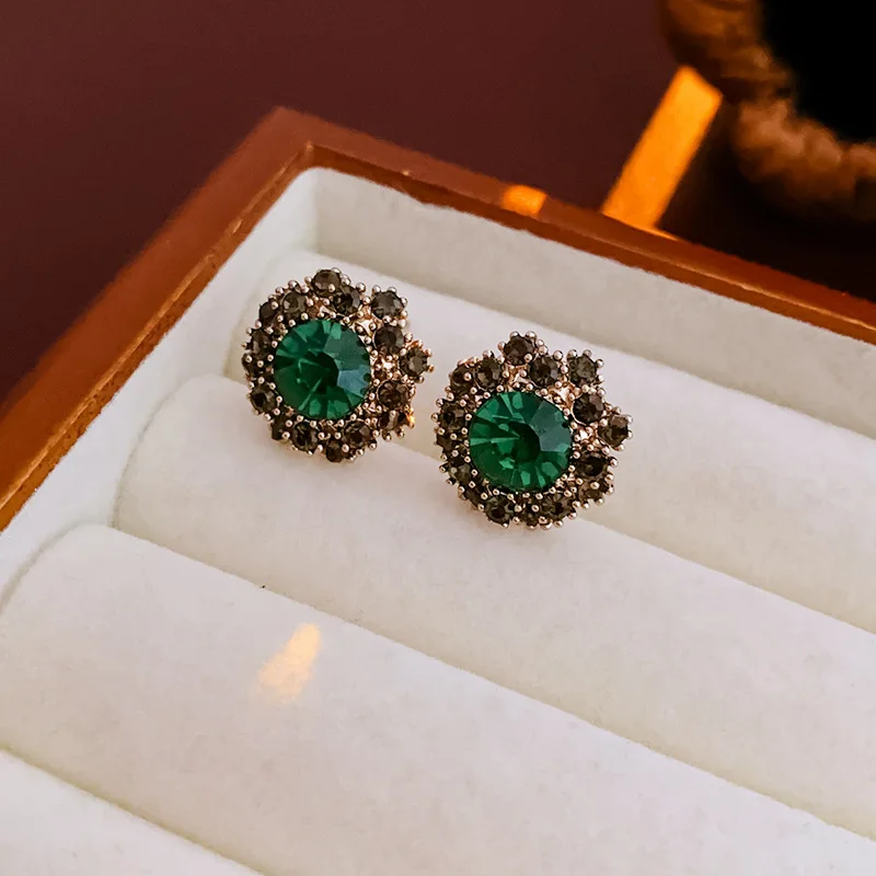 Baroque Vintage Earrings Necklace French Luxury Green Flower Stud Earrings Temperament High-end Jewelry for Women Gorgeous Gift