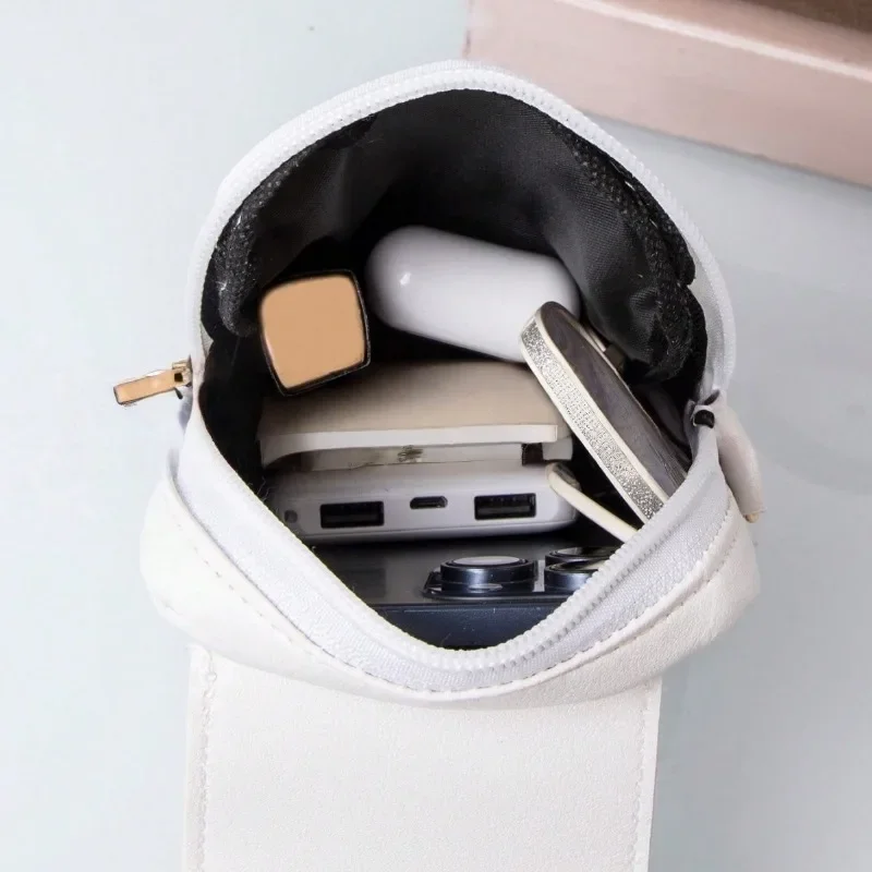 Neue einfarbige, exquisite Schultertasche für Damen, einfache vertikale Retro-Umhängetasche, modische Damentasche für Reisen – Detail 4