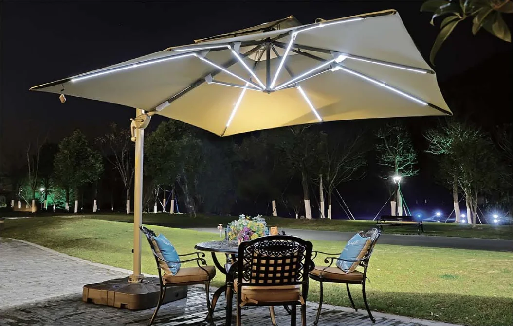 

Heavy Duty Beach Shade UV-proof Umbrella Outdoor Furniture Large Beach Umbrella for Garden and Villa Hotel
