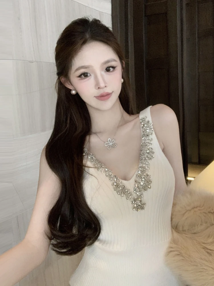 Heavy Embellished V-Neck Splice Sleeveless Knitted Inner Wear Sexy Shoulder Bared Slim Fit Unique Fashion Top for Women