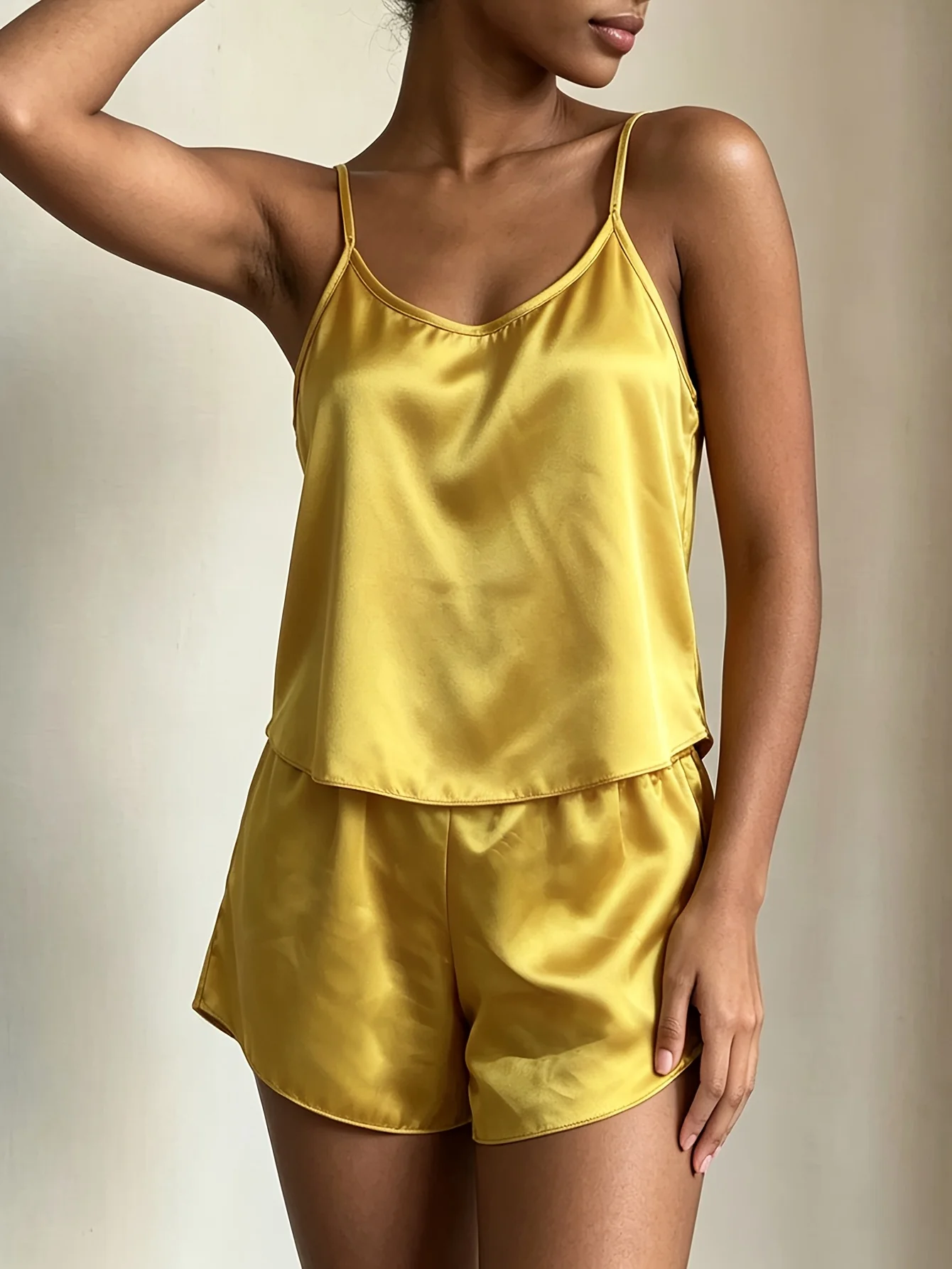 2026 New Design 2-piece set of high-end earthy yellow women's solid color pajamas, sexy Y-strap adjustable camisole + loose shorts women shorts, Summer Collection, sexy pajamas
