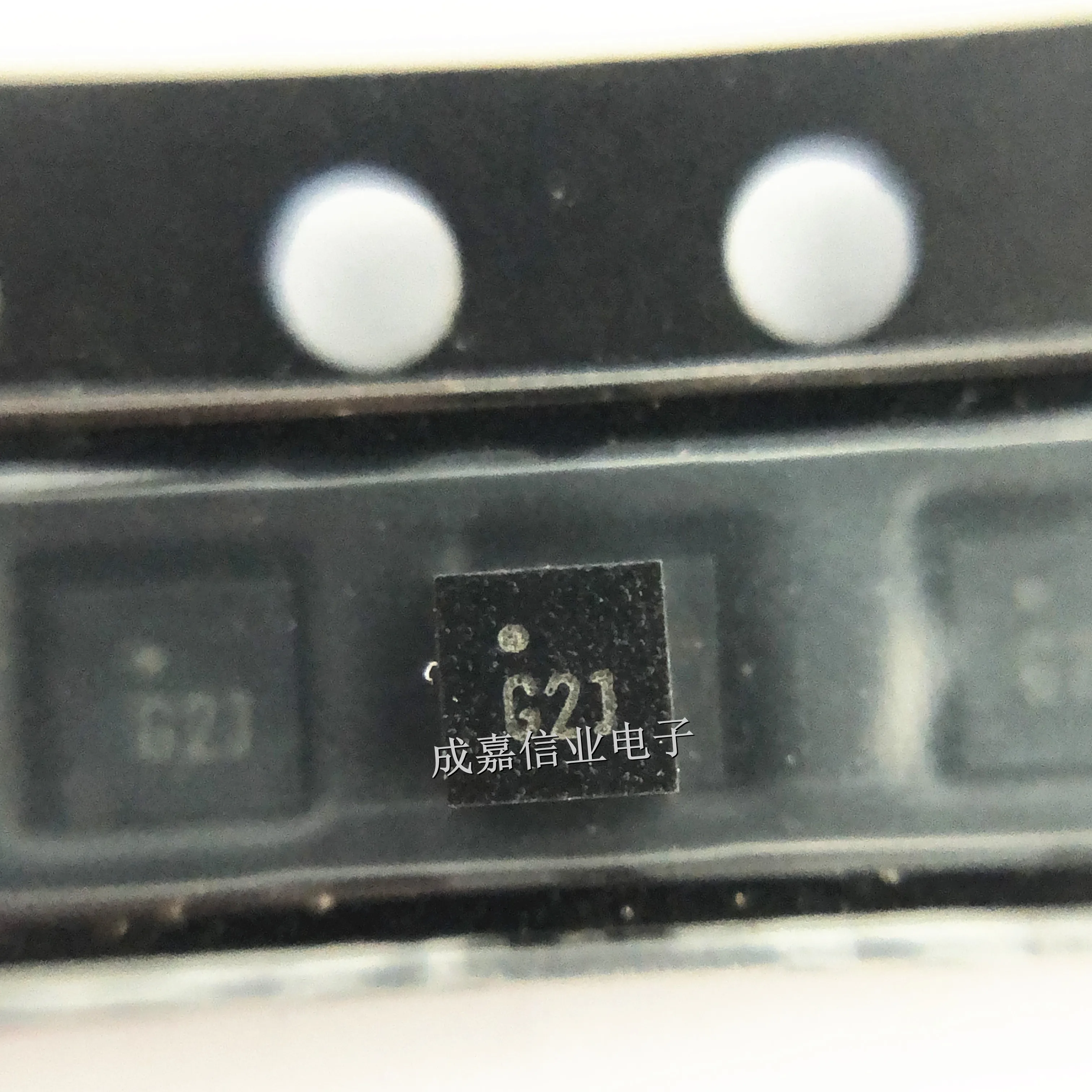 10pcs/Lot MGA-632P8-TR1G DFN-8 MARKING;G2 RF Amplifier 3.8GHz 70mA 5.5V