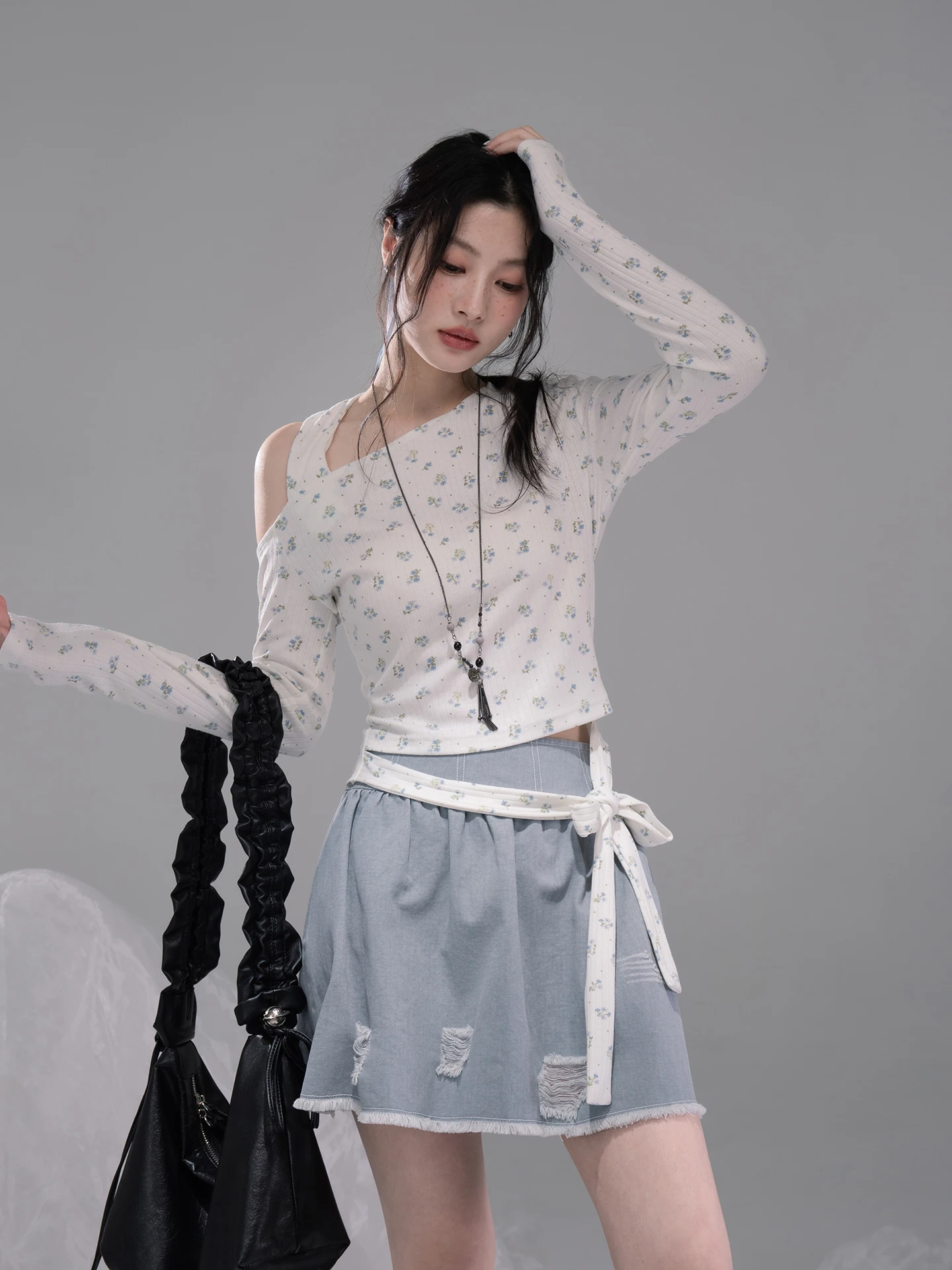 

COTRE Early Spring Knitted oulder Bared Inner Wear Pure Desire Floral adow White Soft Fit Ele Sle Long Sve Top