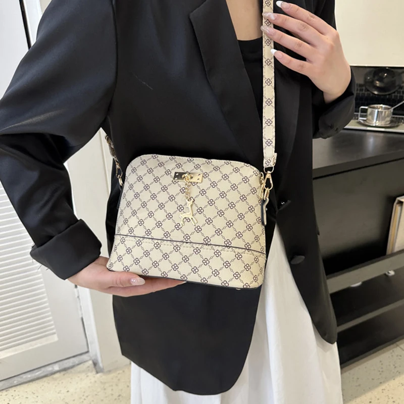 Thumbnail 4 - #47 Best Selling Shell Bags