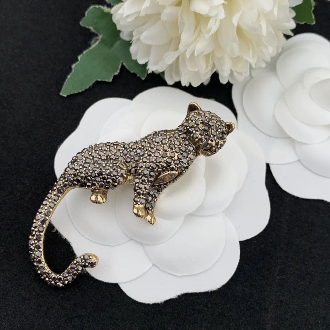 European and American fashion retro leopard brooch