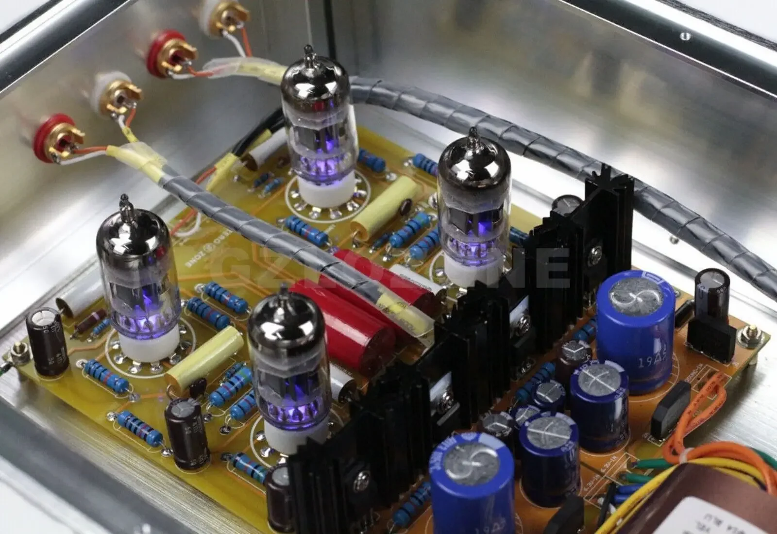 Hifi 스테레오 ECC83 튜브 프리앰프 베이스, 콘래드 존슨 프리앰프