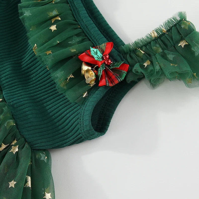 Weihnachts-Schwestern-Partnerlook: Ärmelloses Rüschen-Schulterkleid mit Weihnachtsbaum-Motiv für Mädchen (0-6 Jahre) – Detail 6