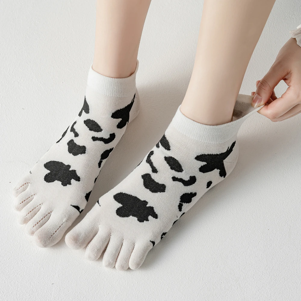 5 Pairs New Women\'s Five Finger Socks Sweet  Milk BlackWhite Stripes Cotton Summer Shallow Split Toe Socks Girls Sports Socks