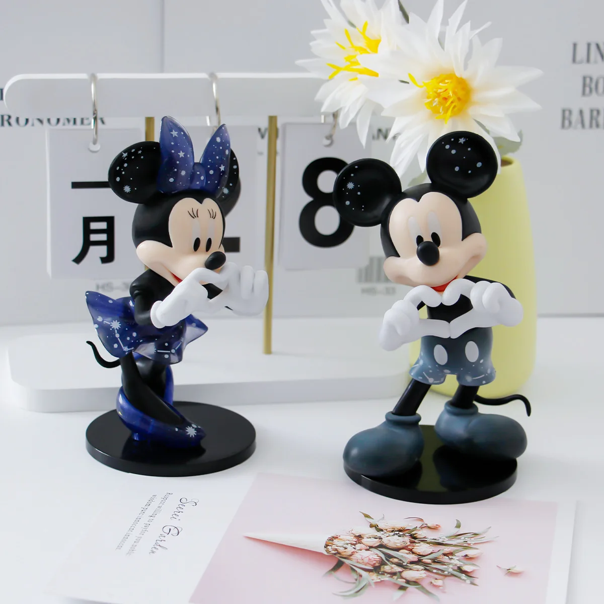 10 cm Nuovo Disney Love Topolino Minnie Figura Cartoon Pvc Vestito Decorazione Soggiorno Ornamenti Modello Giocattoli Ragazze Regalo Di Compleanno