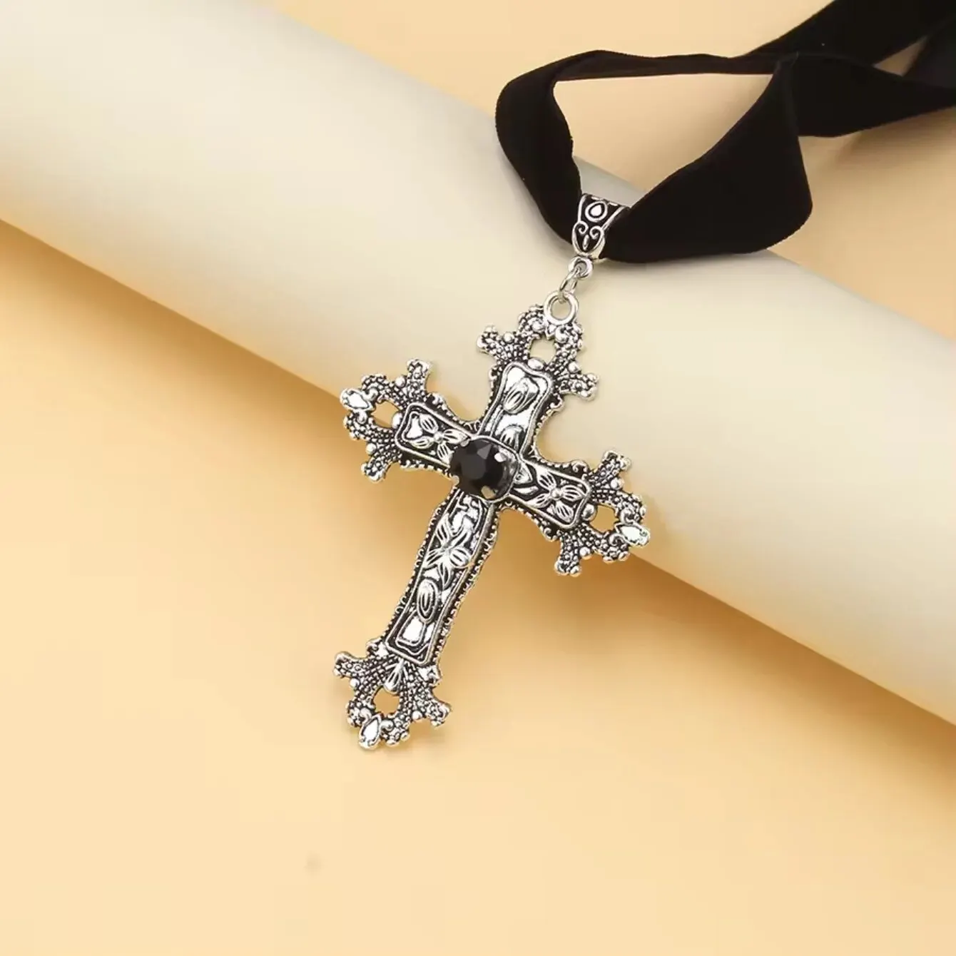 Women\'s Pendant Necklace Gothic Vintage Unique Cross Style Black Velvets Crucifix Choker Halloween Witch Jewelry Accessory