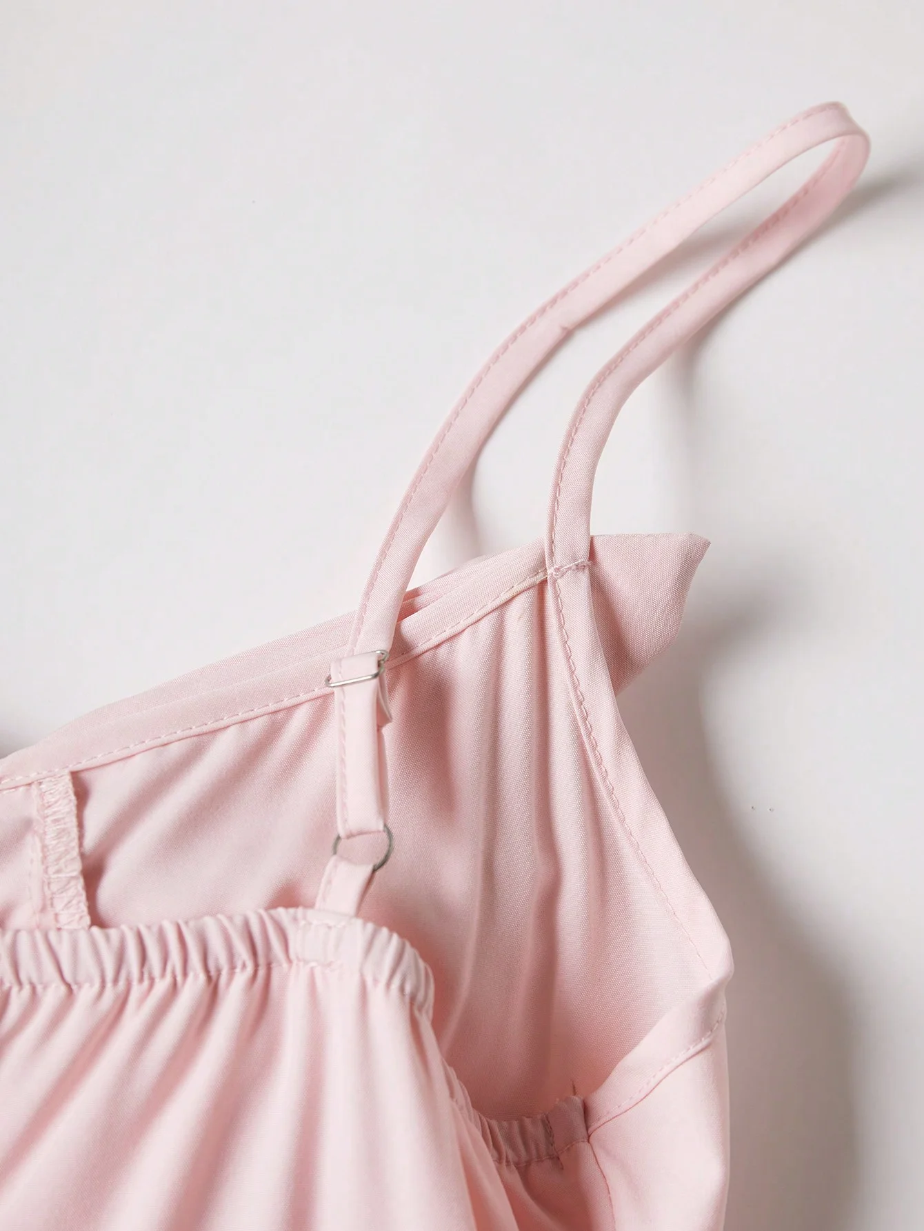 Vestido suspensor de arco feminino, cintura cinched, borda plissada de três camadas, elegante