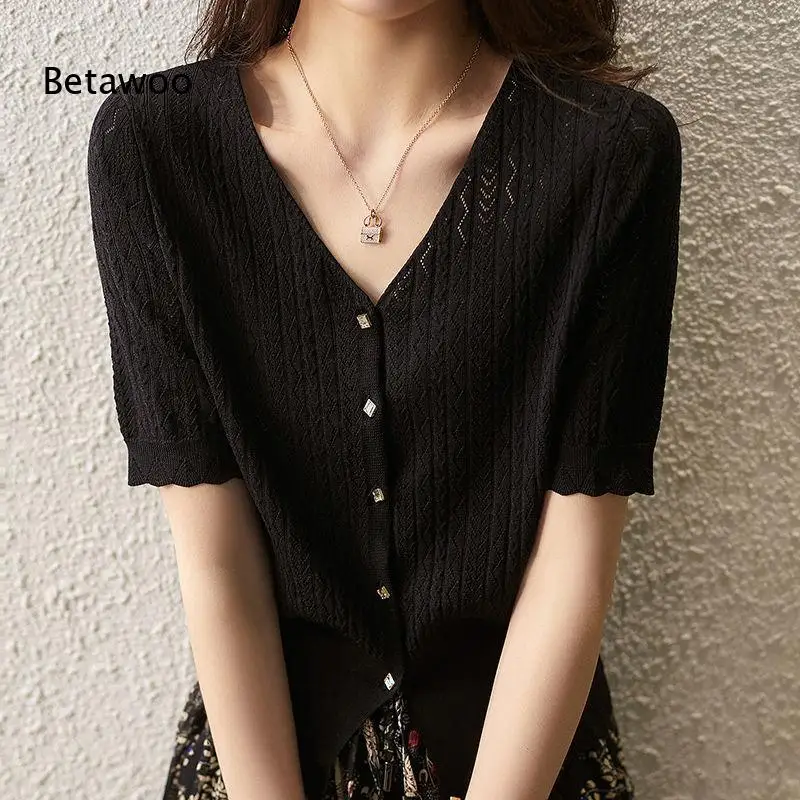 Women's V-Neck Short Sleeve Knit Cardigan, Solid Color Lightweight Summer Top with Button Front and Scalloped Hem for Casual