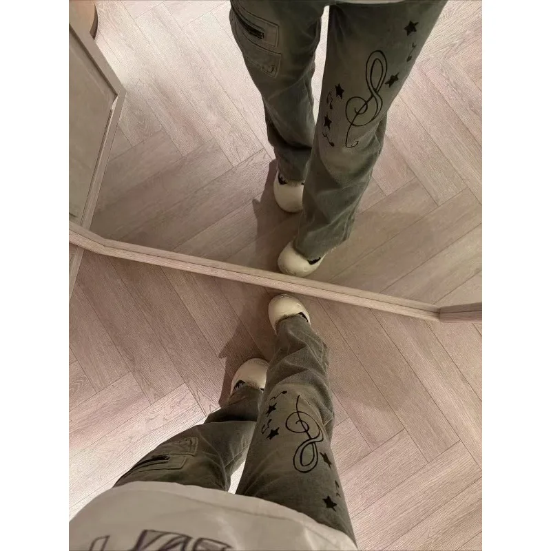 日本のサブカルチャー風プリントジーンズ ストリートレトロ原宿風ワイドレッグパンツ レディース ハイウエストファッション ファーデザイン カーゴパンツ