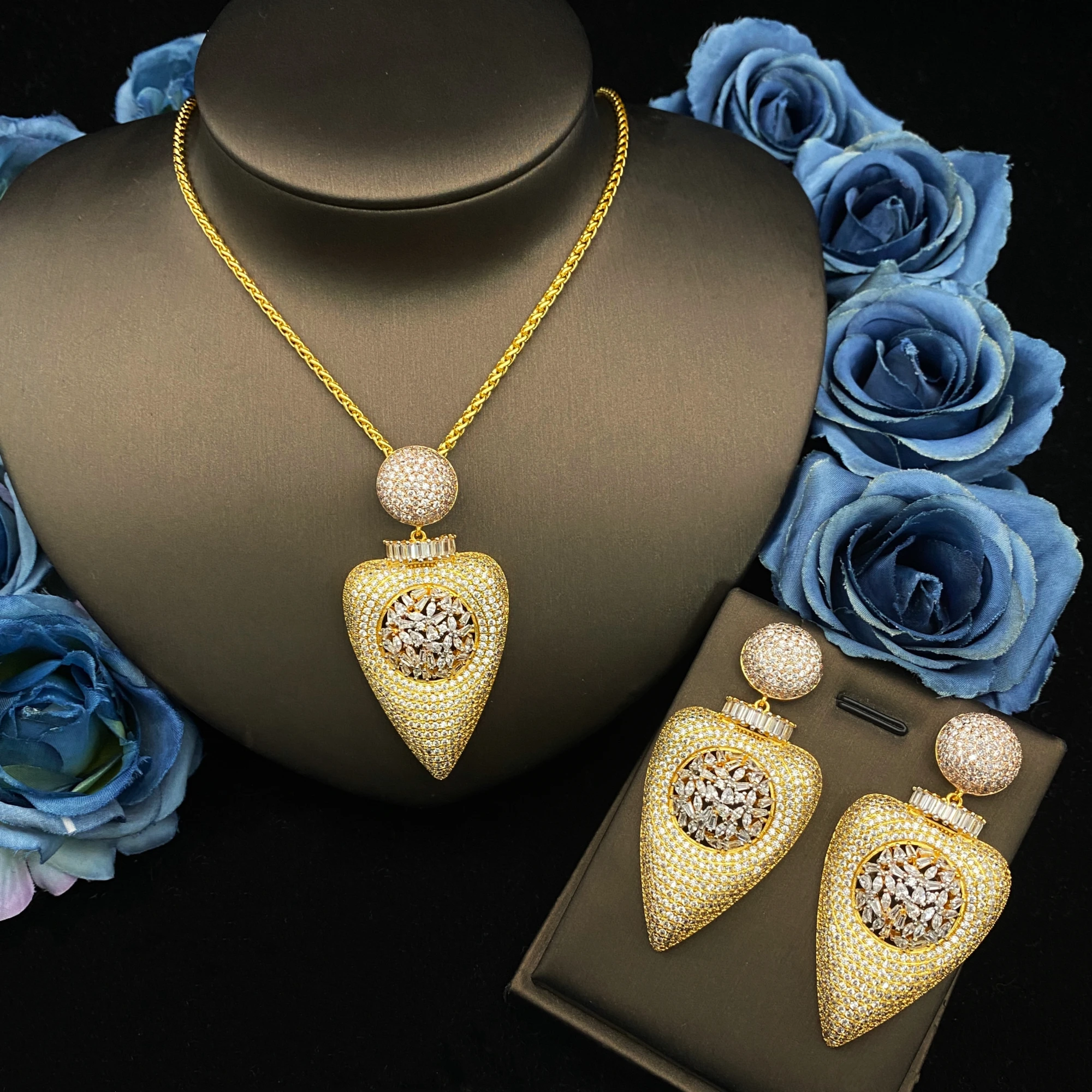 

JRH Minimalist Cone 2-Piece Set Necklace Earrings Gold Plated Wear for Daily Office Urban Women’s Geometric Accessories