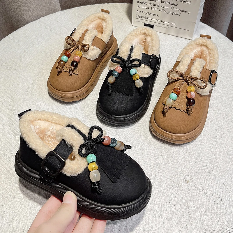 

Детская повседневная обувь. Замшевые теплые детские туфли на плоской подошве с милыми кисточками. Зима 2024, новая модная обувь для девочек с круглым носком, мягкая нескользящая обувь.