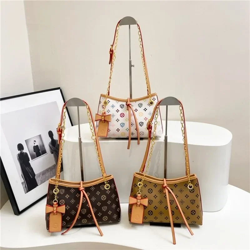 Klassische Wickeltasche für Damen, Leder-Umhängetasche, luxuriöse Vintage-Tragetasche, minimalistisches Designer-Modell, große Kapazität, elegant