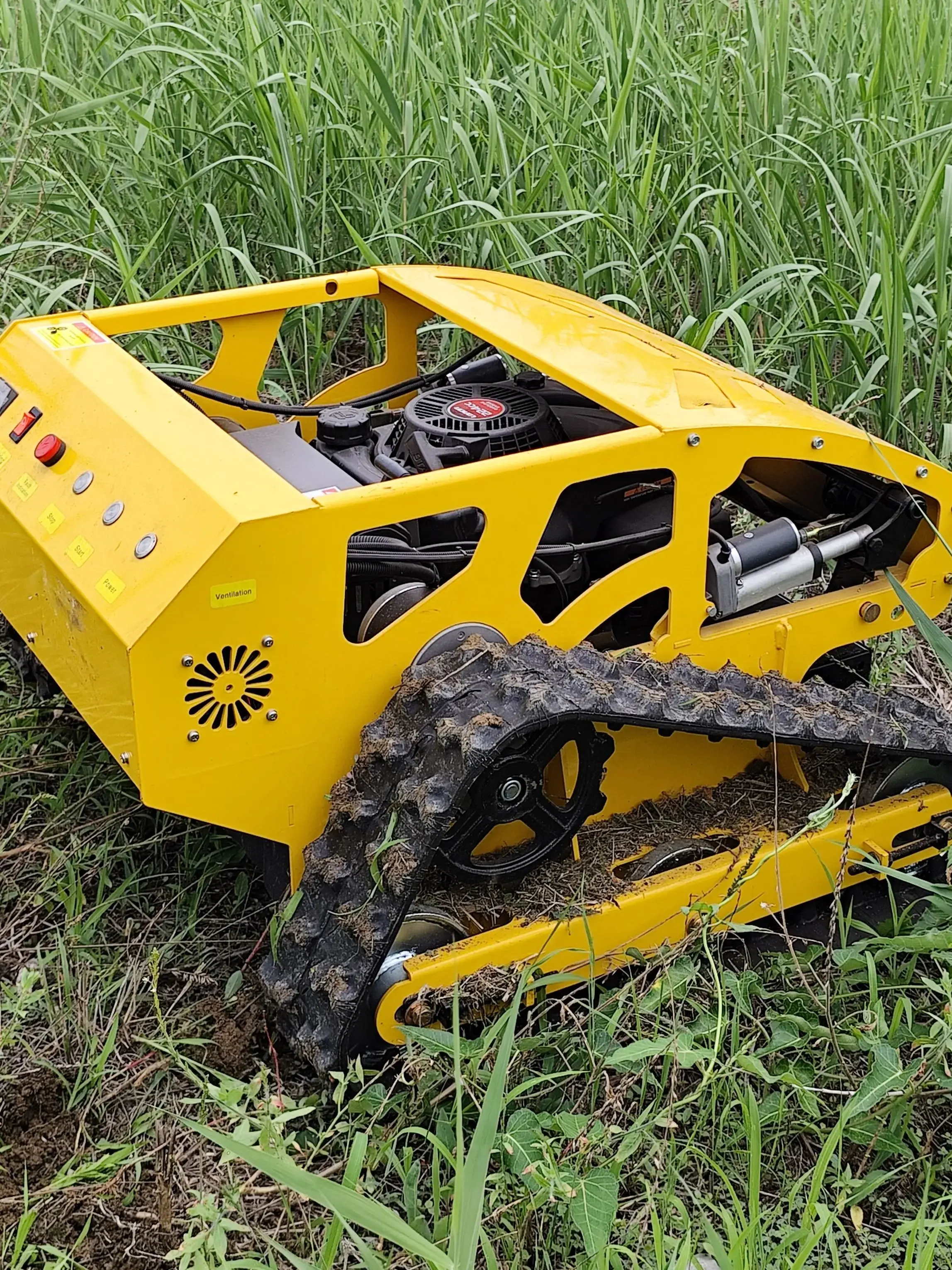 Satellite GPS  High mowing machine grass cutting machine Remote Control Lawn Mower  satellite gps