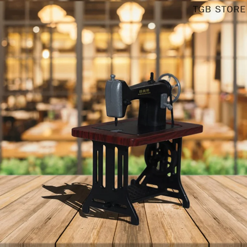 Dollhouse decoration mini furniture imitation sewing machine model