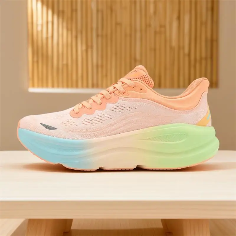 

Прочные ретро-кроссовки, усиленный верх, долговечные, с теплой подкладкой.