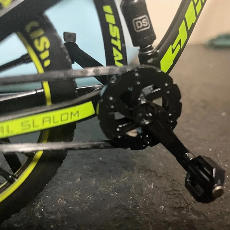 

Dynamic Desktop MTB Die-Cast Metal for Smooth Finger Racing. Perfect for Desktop Entertainment at Office & Home