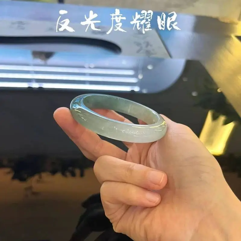 Jadeite , light green, versatile jade bracelet, ice type, with floating patterns