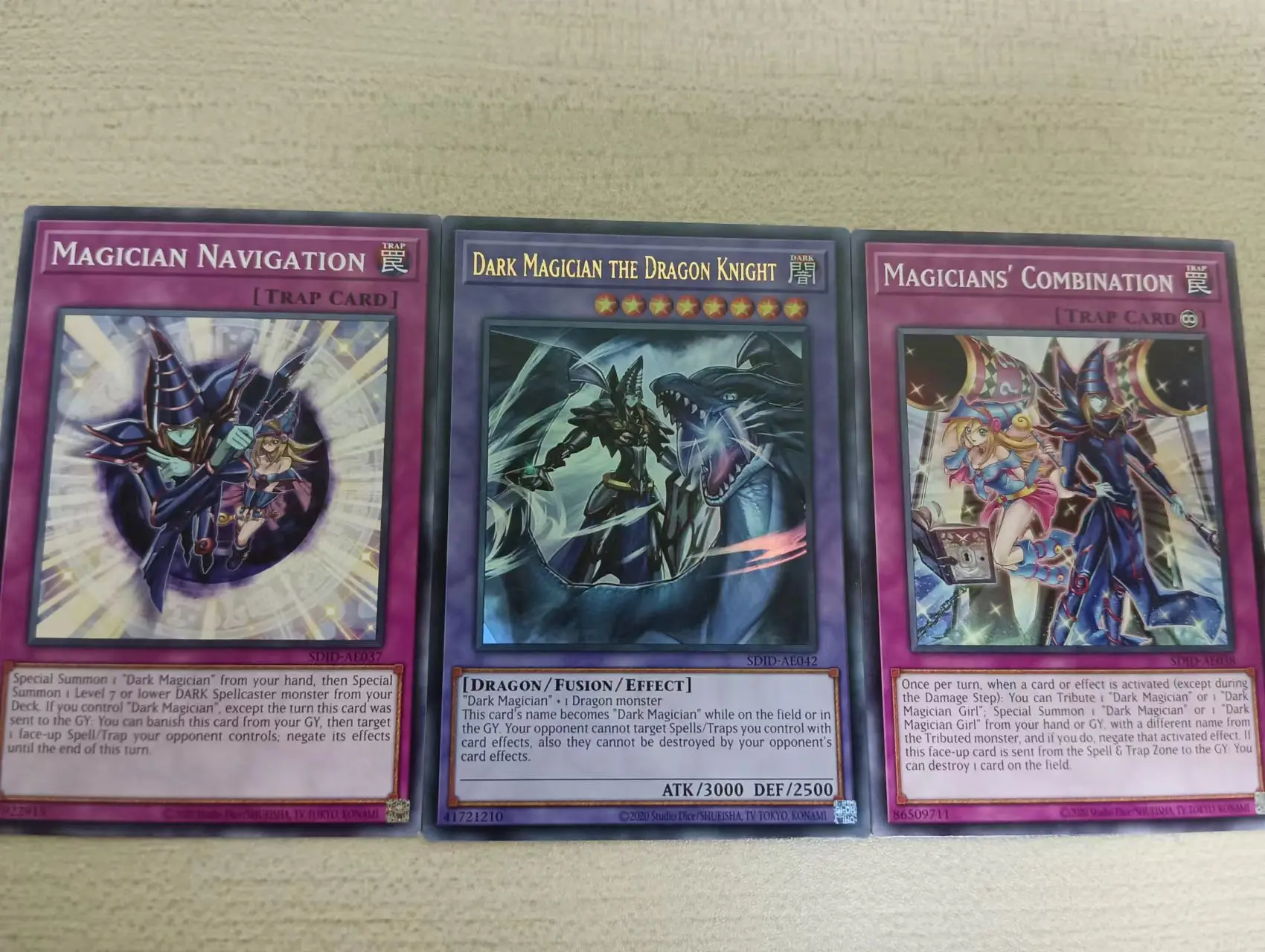 Deck Estrutural Yugioh: Coleção de cartas Ascensão dos Olhos Azuis, Mágicos em Inglês, Ilusão da Escuridão, Yae Asian, Deck de Mágicos