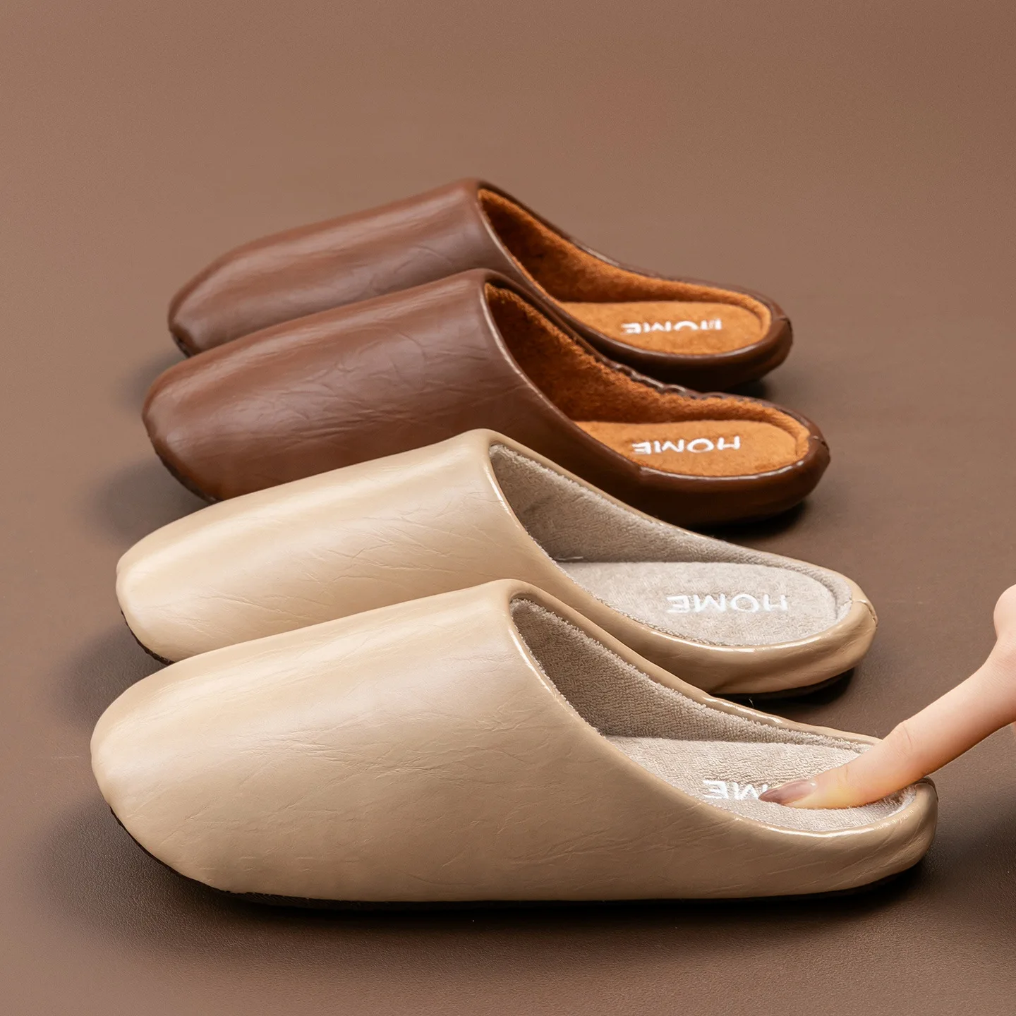 Women Mule Slippers Soft PU Leather Closed‑toe House Slippers Non‑Slip Flat Indoor Home Shoes For Ladies Daily Wear